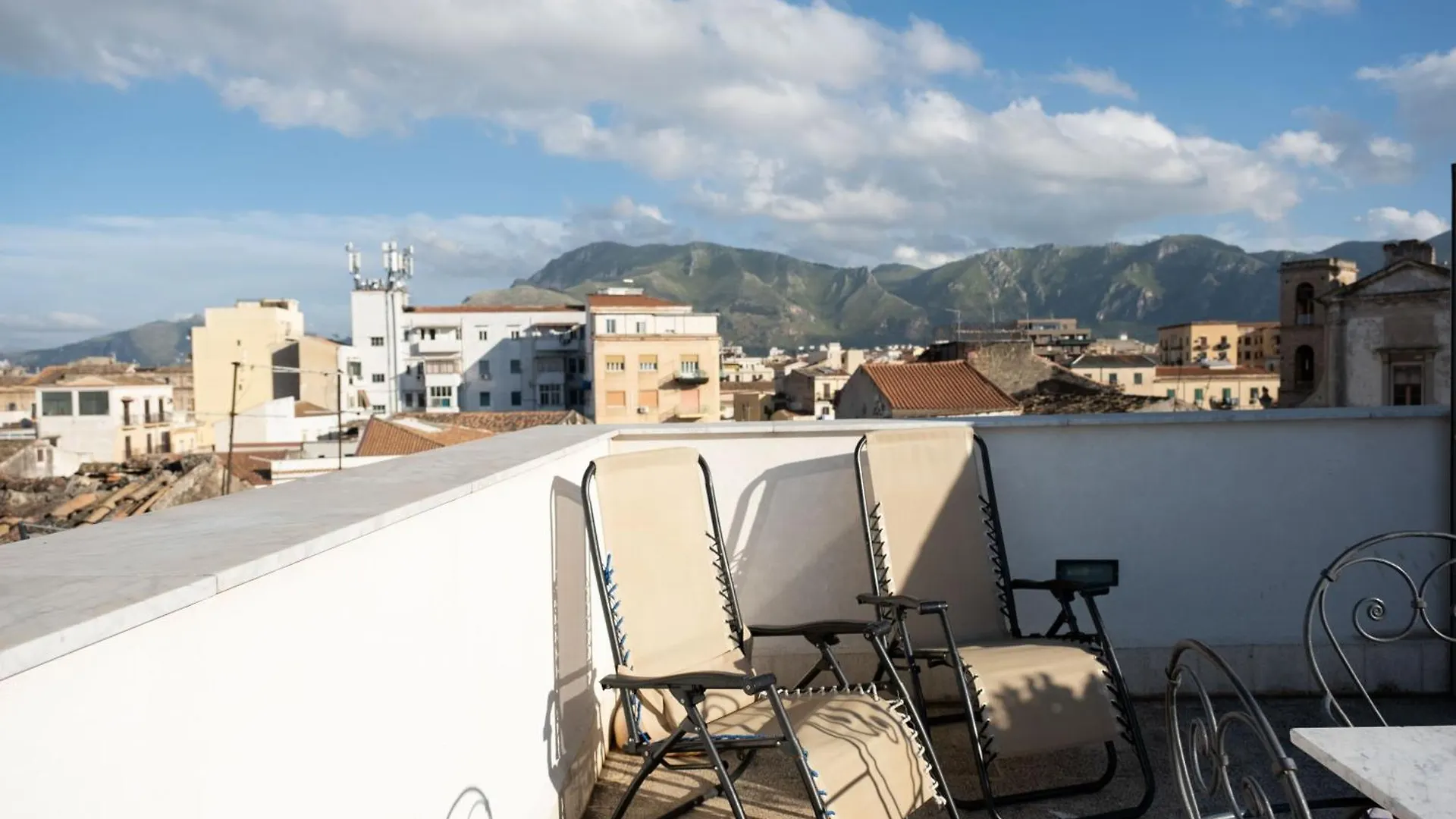 Sopra I Tetti Di Ballaro Palermo Italy