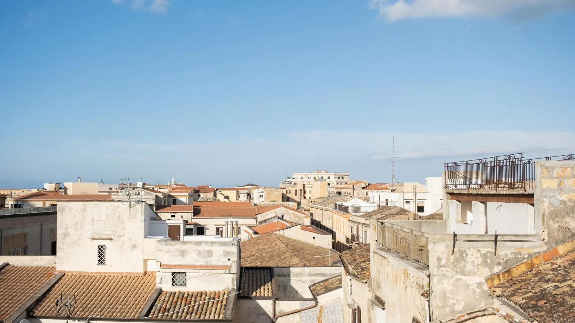 Sopra I Tetti Di Ballaro Palermo Apartment
